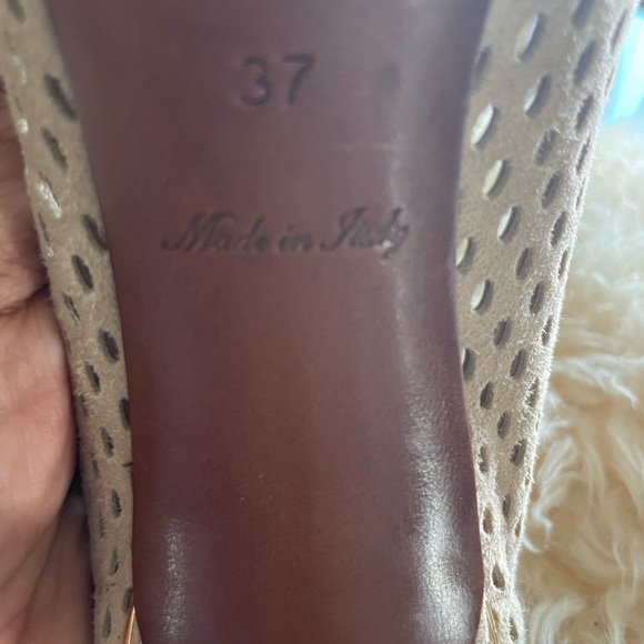 - Louis Vuitton (Preowned) “Eyeline” beige heels with suede mesh finis… - Picture 6 of 13